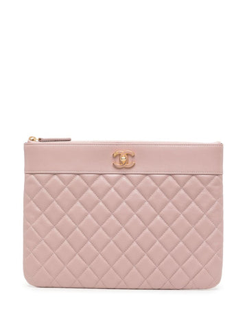 CHANEL CC Quilted clutch bag