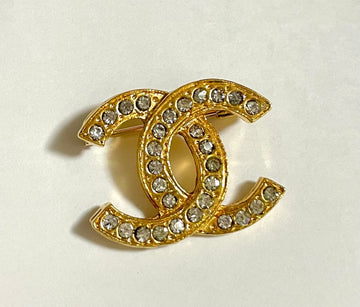 CHANEL Vintage mini CC brooch with crystal stones