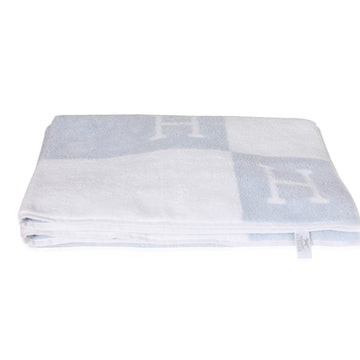 HERMES NIB White & Blue Jacquard Terry Cloth Avalon Bath Towel