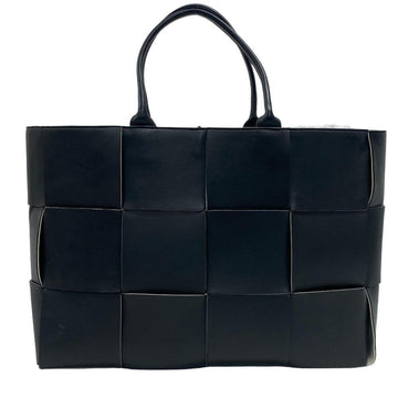 BOTTEGA VENETABOTTEGAVENETA  The Arcoto Maxi Intrecciato Tote Bag Black Unisex
