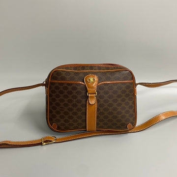 CELINE Macadam Blason Triomphe Pattern Leather Shoulder Bag Pochette Brown 807-10