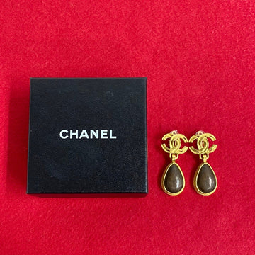 CHANEL 97A Engraved Coco Mark Motif Wood Earrings Gold Brown 32741