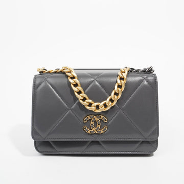 Chanel Womens 19 Wallet On Chain