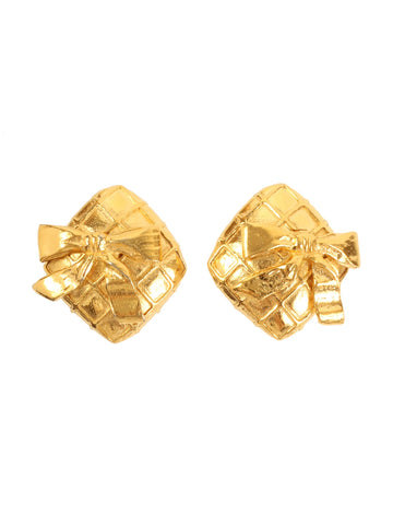 CHANEL Dimond Shape Matelasse Stitch Ribbon Earrings Gold