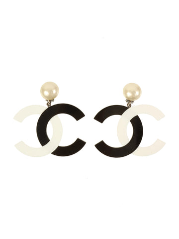 CHANEL 1996 Made Pearl Cc Mark Swing Earrings Black/White