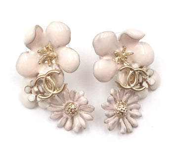 CHANEL Gold CC 3 Ivory Flowers Piercing Earrings