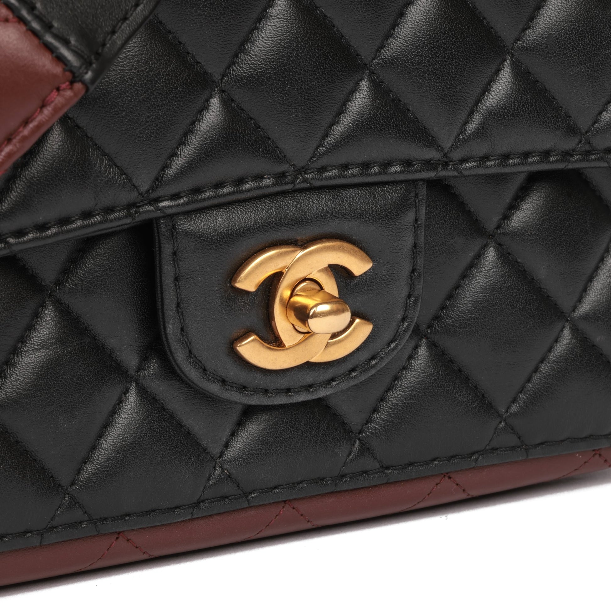 Splendid Chanel Mini Timeless square flap bag in black quilted