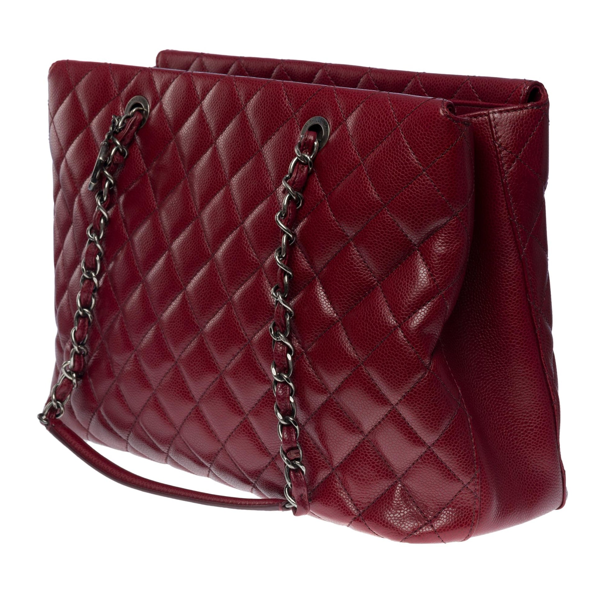 CHANEL Amazing Shopping Tote bag in Burgundy Caviar quilted leather, S
