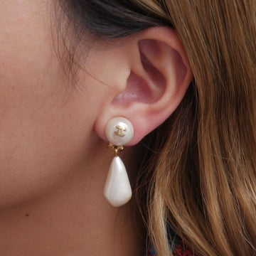 CHANEL 1994 CC Teardrop Faux Pearl Earrings Clip-On Small 04189