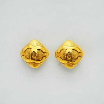 CHANEL Coco earrings rhombus 29 gold ladies sand processing