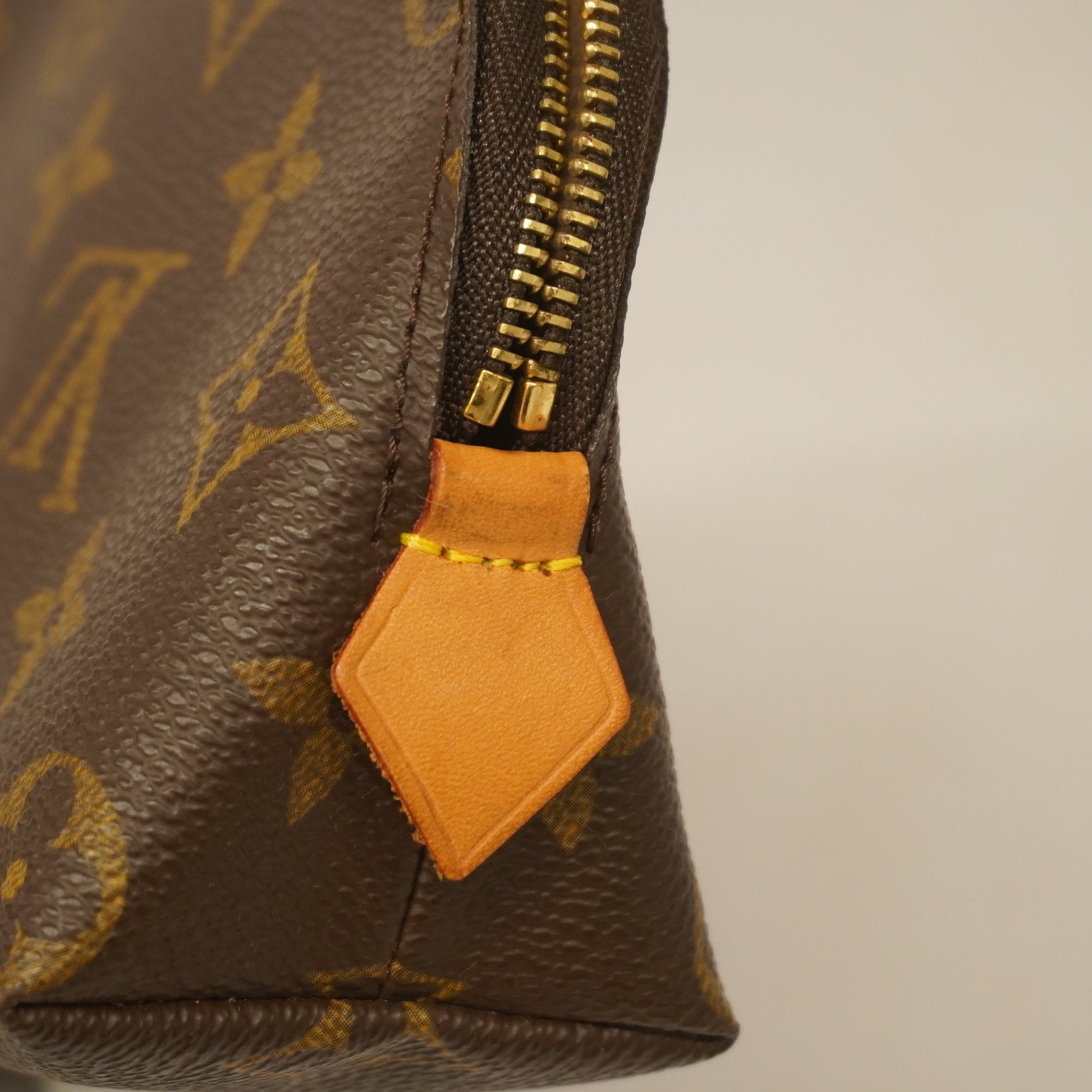 Shop Louis Vuitton MONOGRAM Cosmetic pouch (M47515) by momochani