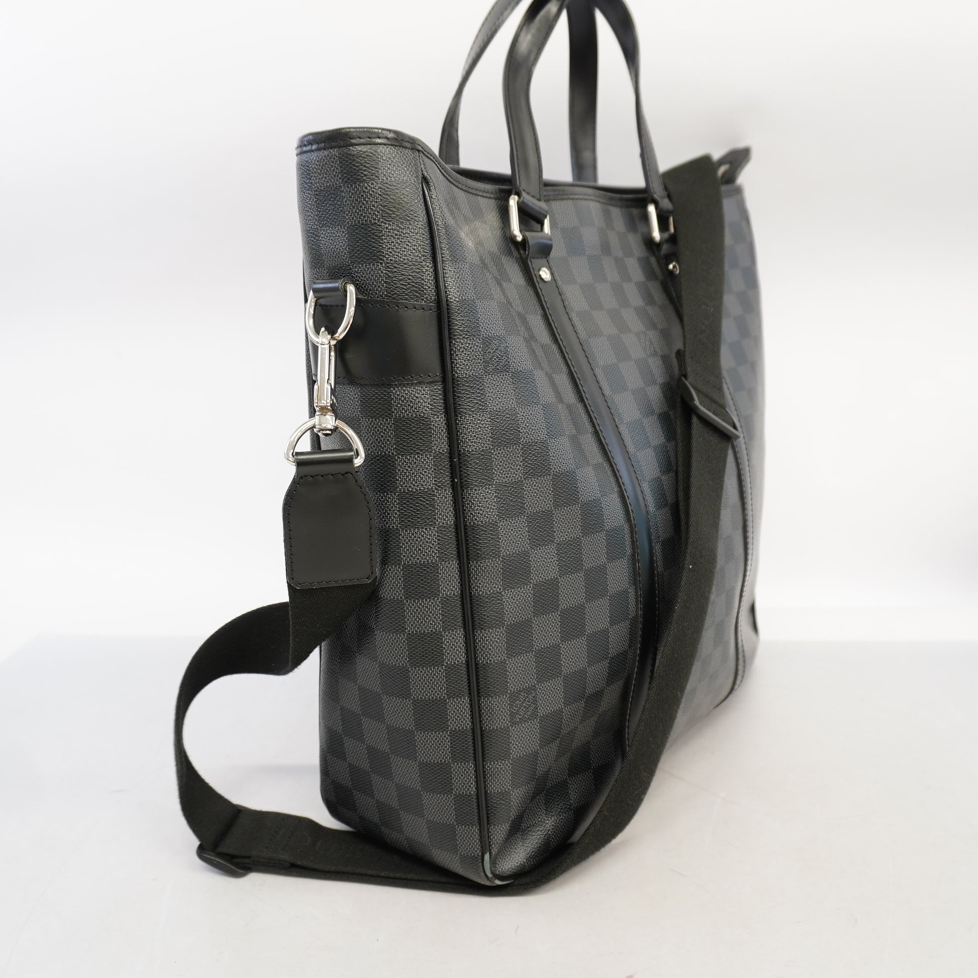ALMOST NEW ! Louis Vuitton N51192 Damier Graphite Tadao Bag with Strap