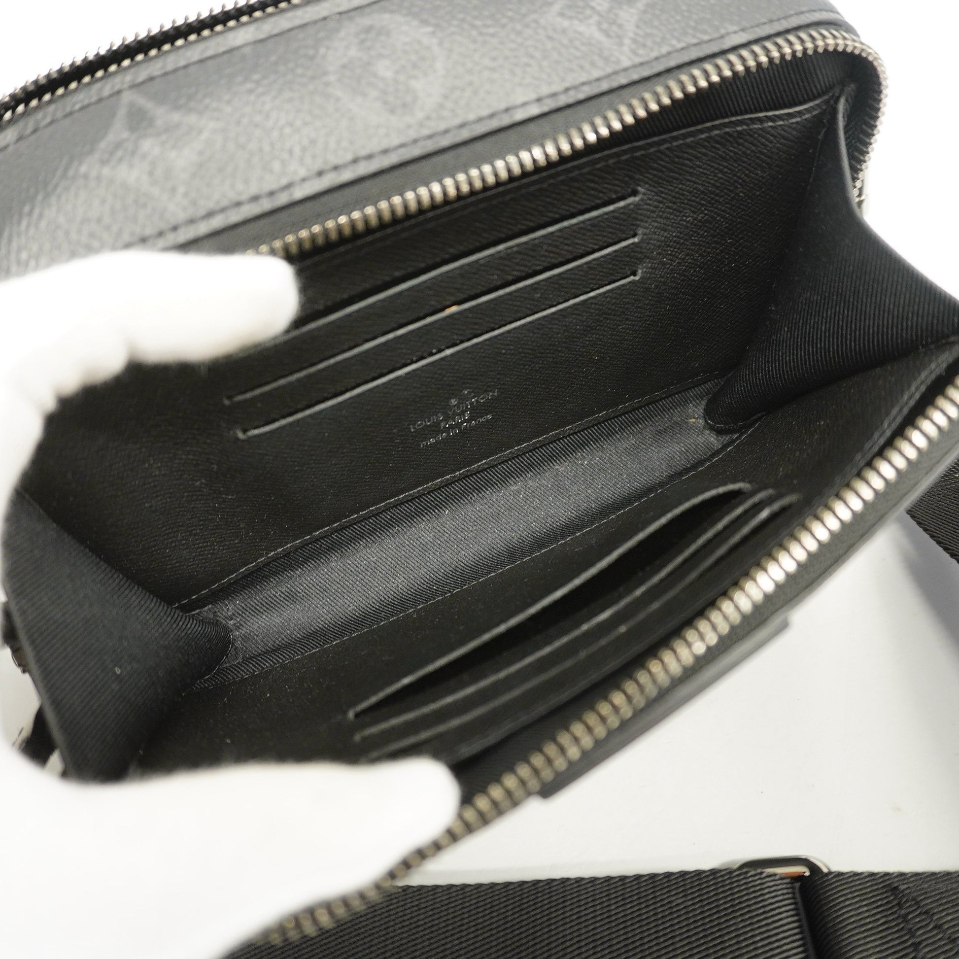 Shop Louis Vuitton Alpha Wearable Wallet (M81260) by YUI_IN_PARis