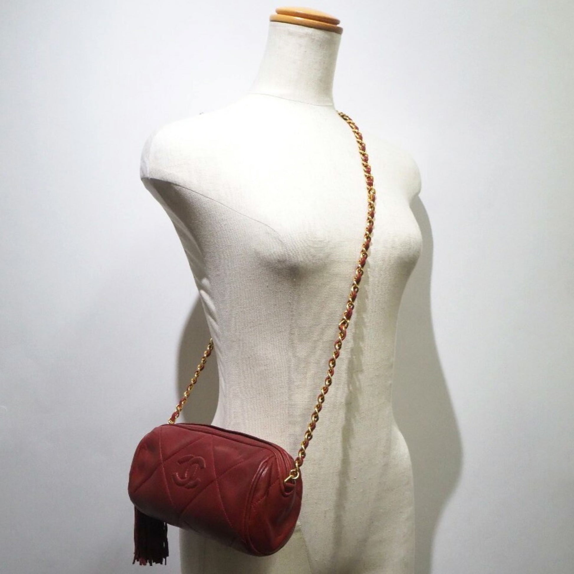 Chanel chain shoulder matelasse lambskin red ladies bag