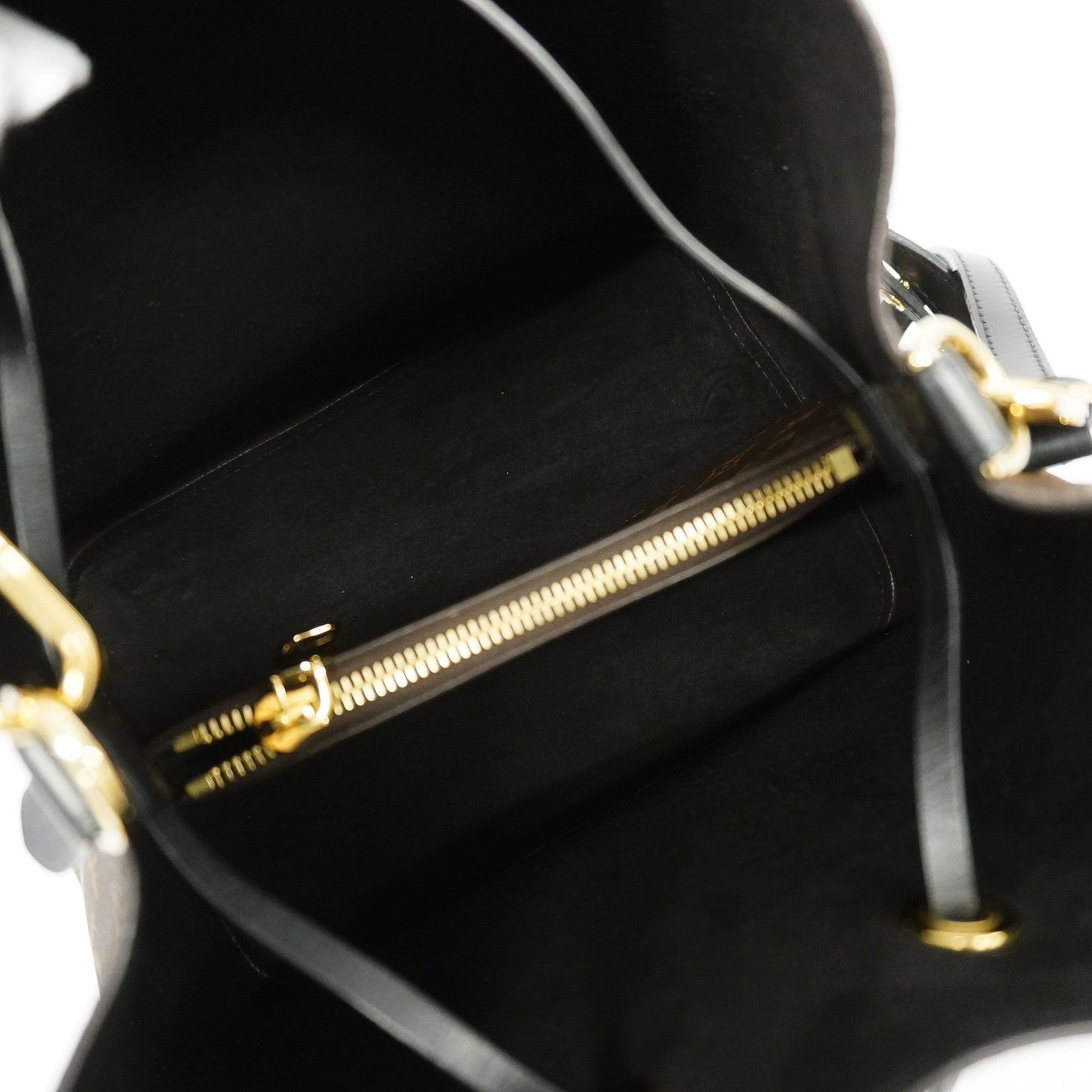  Louis Vuitton M44020 Neo Noir Shoulder Bag : Clothing, Shoes  & Jewelry