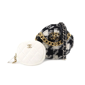 Shoulder Bag with the Chanel 19 chain shoulder bag tweed leather houndstooth black white AP0986 porch