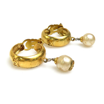 CHANEL earrings here mark metal / fake pearl gold off-white ladies