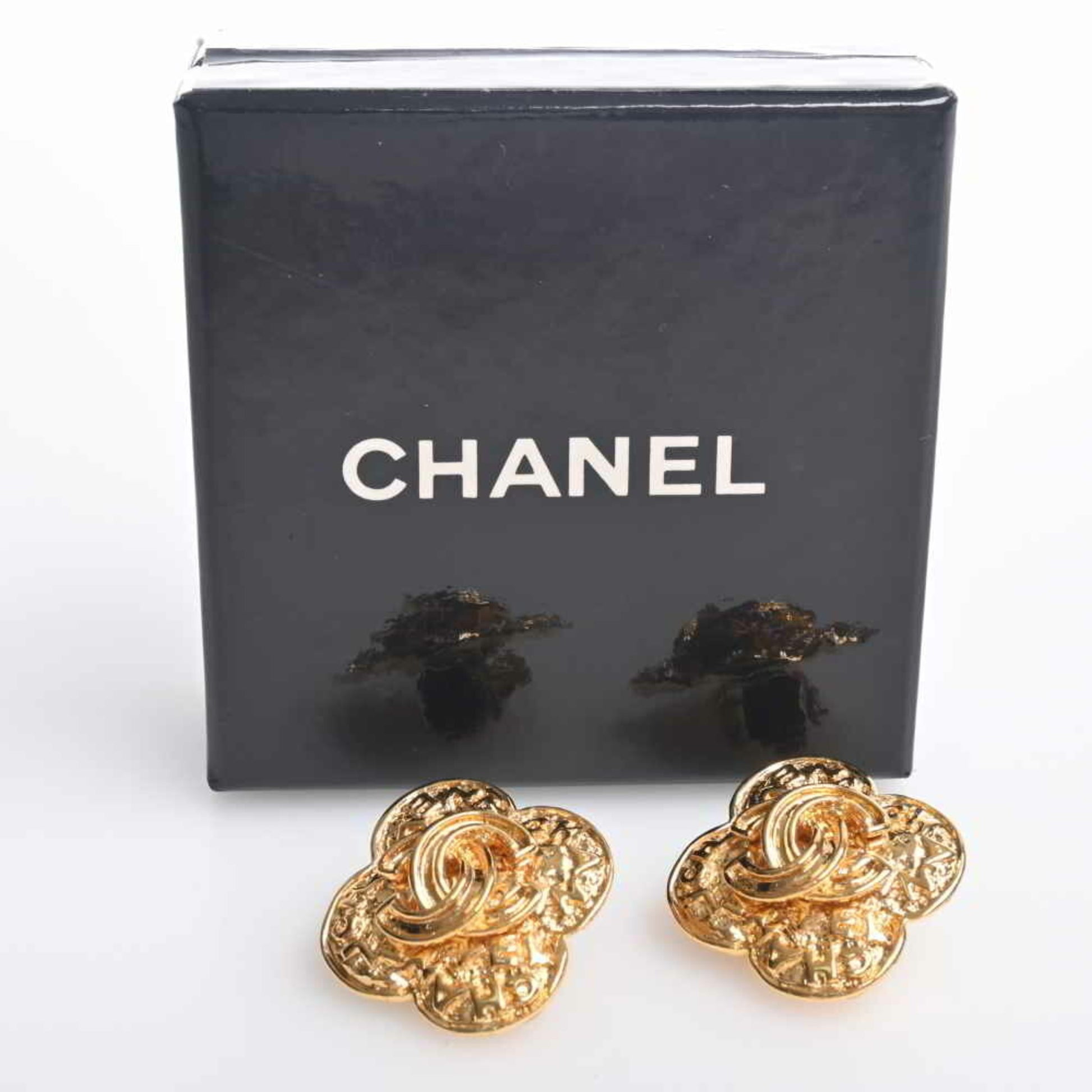 CHANEL Flower Motif Coco Mark Earrings - Gold Metal