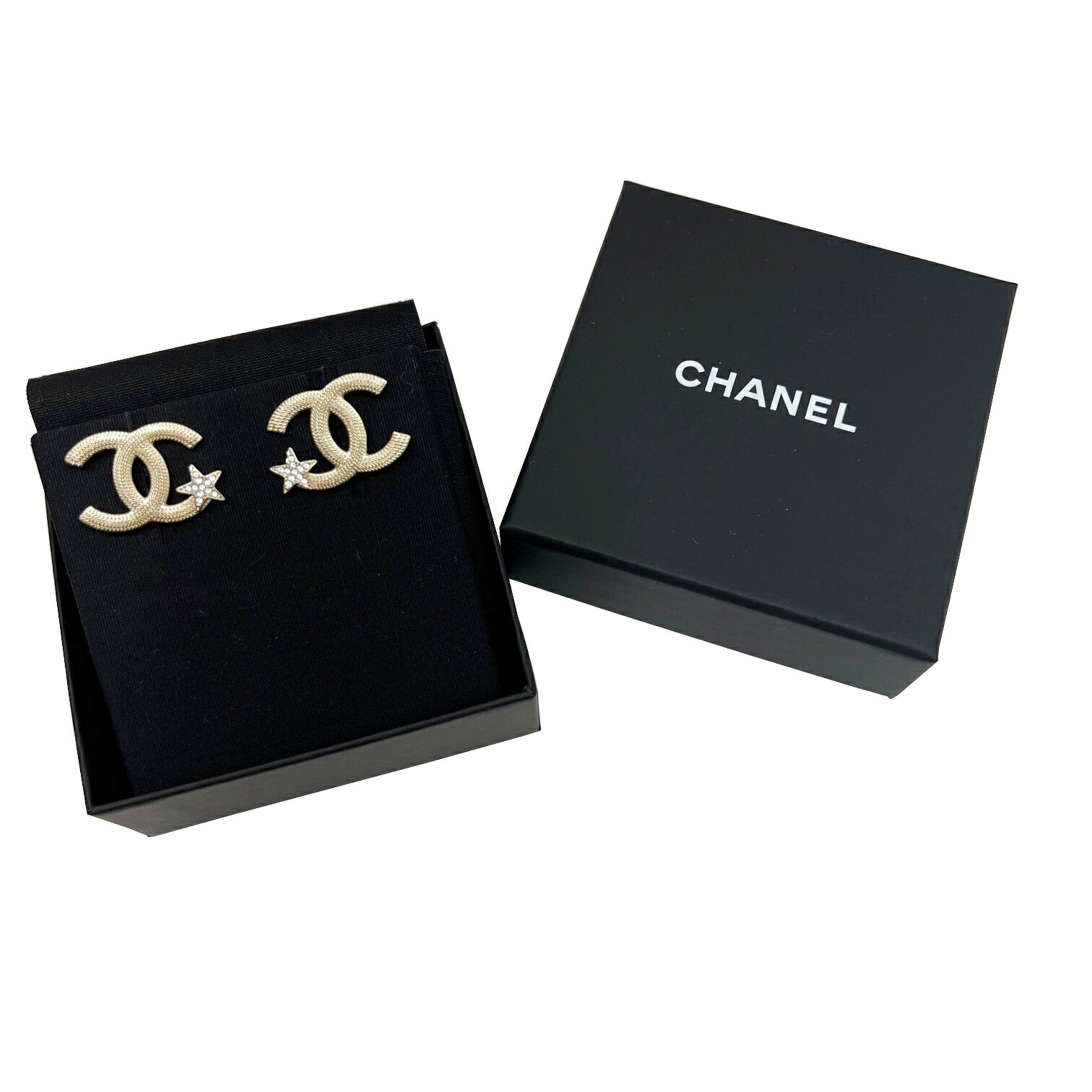 CHANEL key ring Heart COCO Mark charm metal/Fake pearl gold gold 09C W –