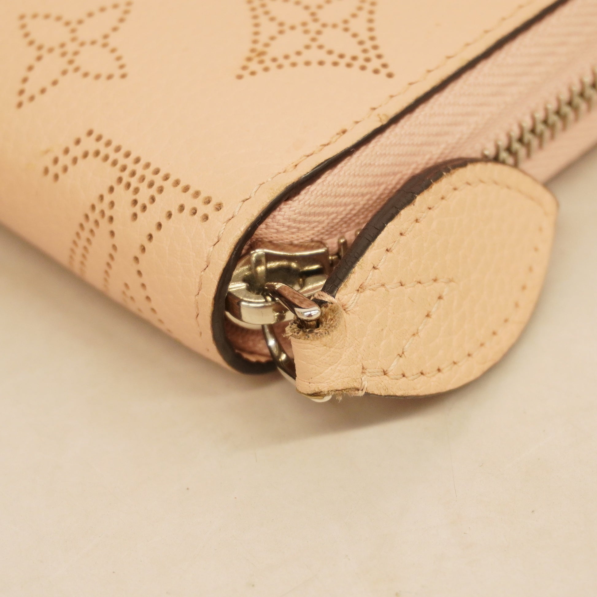 L*V Mahina Leather Zippy Wallet – ZAK BAGS ©️