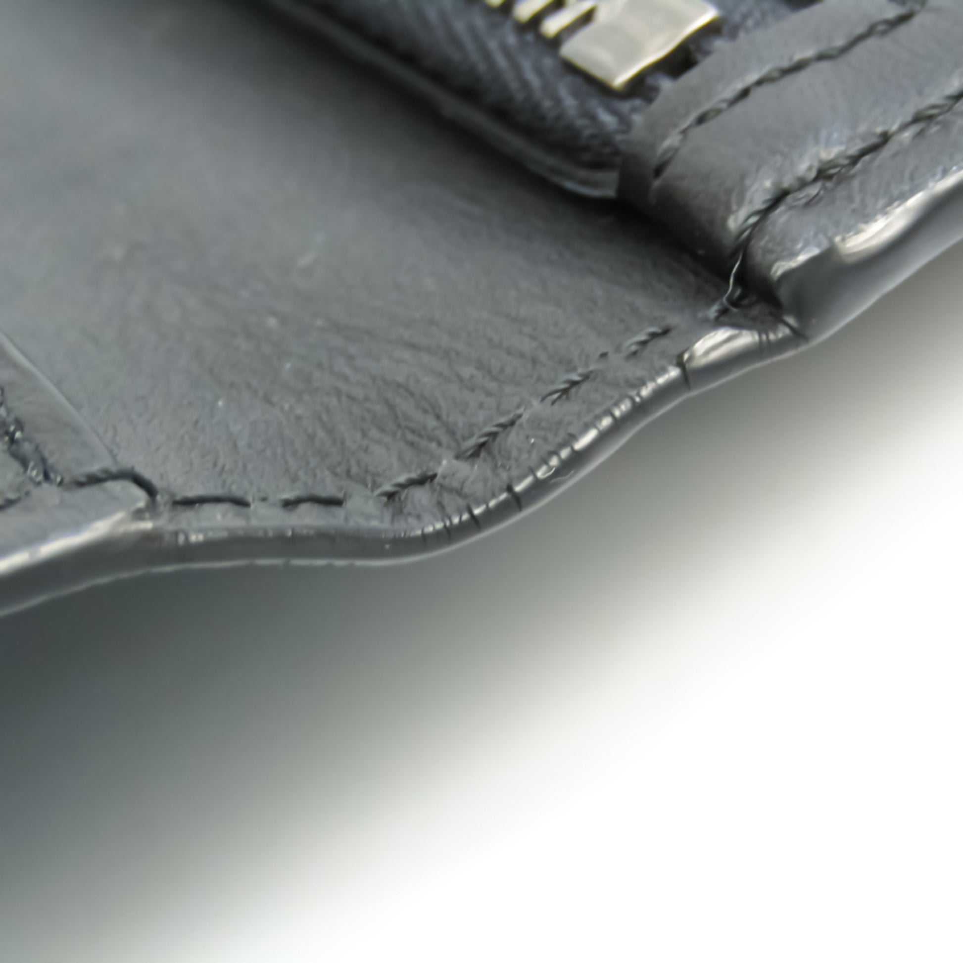 Louis Vuitton Utah Long Wallet M64138 Men's Utah Leather Long Wallet  (bi-fold) Navy Blue