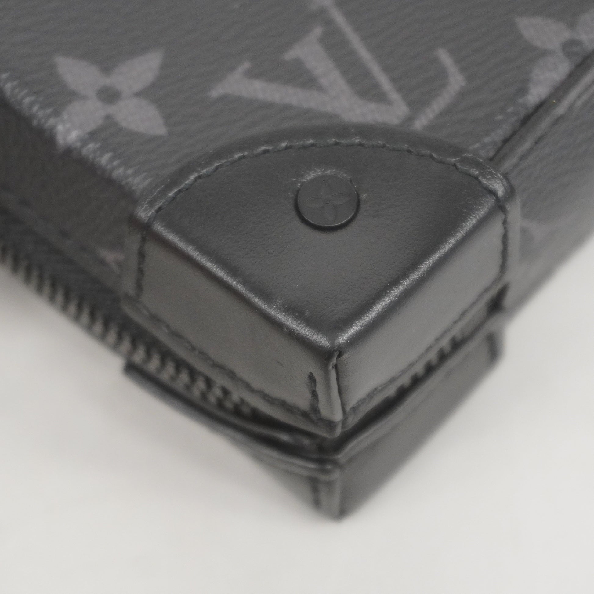 Shop Louis Vuitton MONOGRAM 2022-23FW Trunk wallet (M69838) by