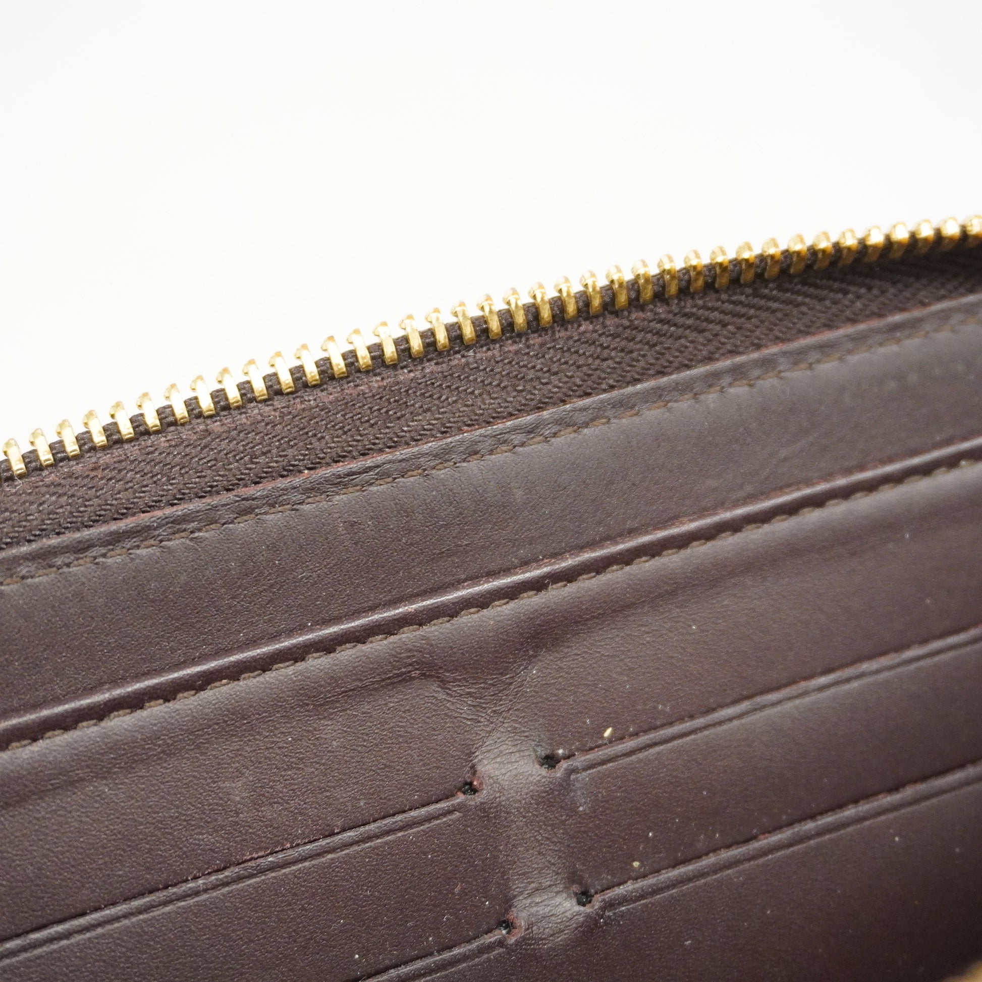 Louis Vuitton portofeuilles Victorine initiale imprimée M Portefeuille à  trois volets Femme M62472 Toile ref.237822 - Joli Closet