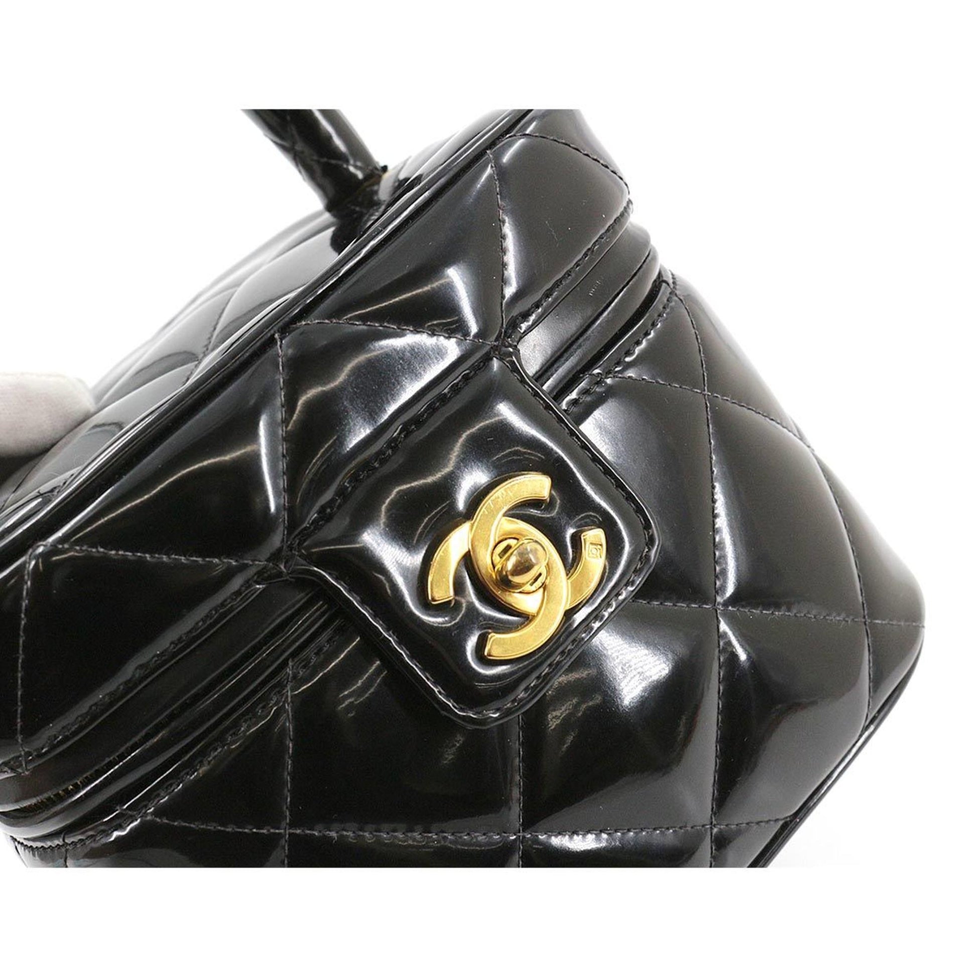 Chanel matelasse heart mirror vanity bag black enamel vintage gold met