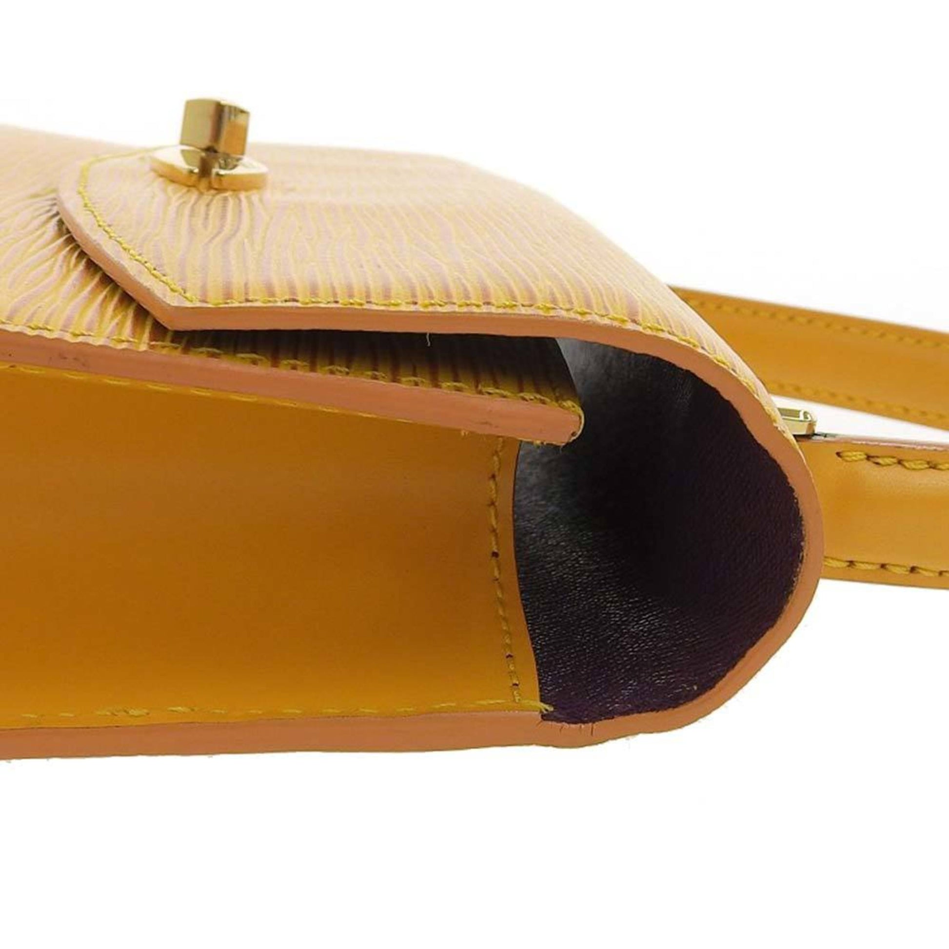 Lexington leather handbag Louis Vuitton Yellow in Leather - 37125500