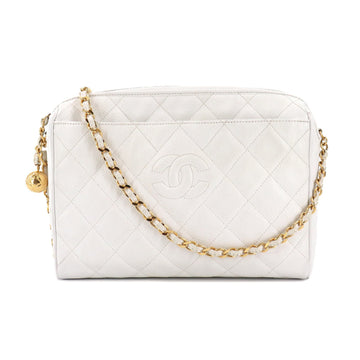 Chanel matelasse chain shoulder bag caviar skin white vintage gold metal fittings Matelasse Bag