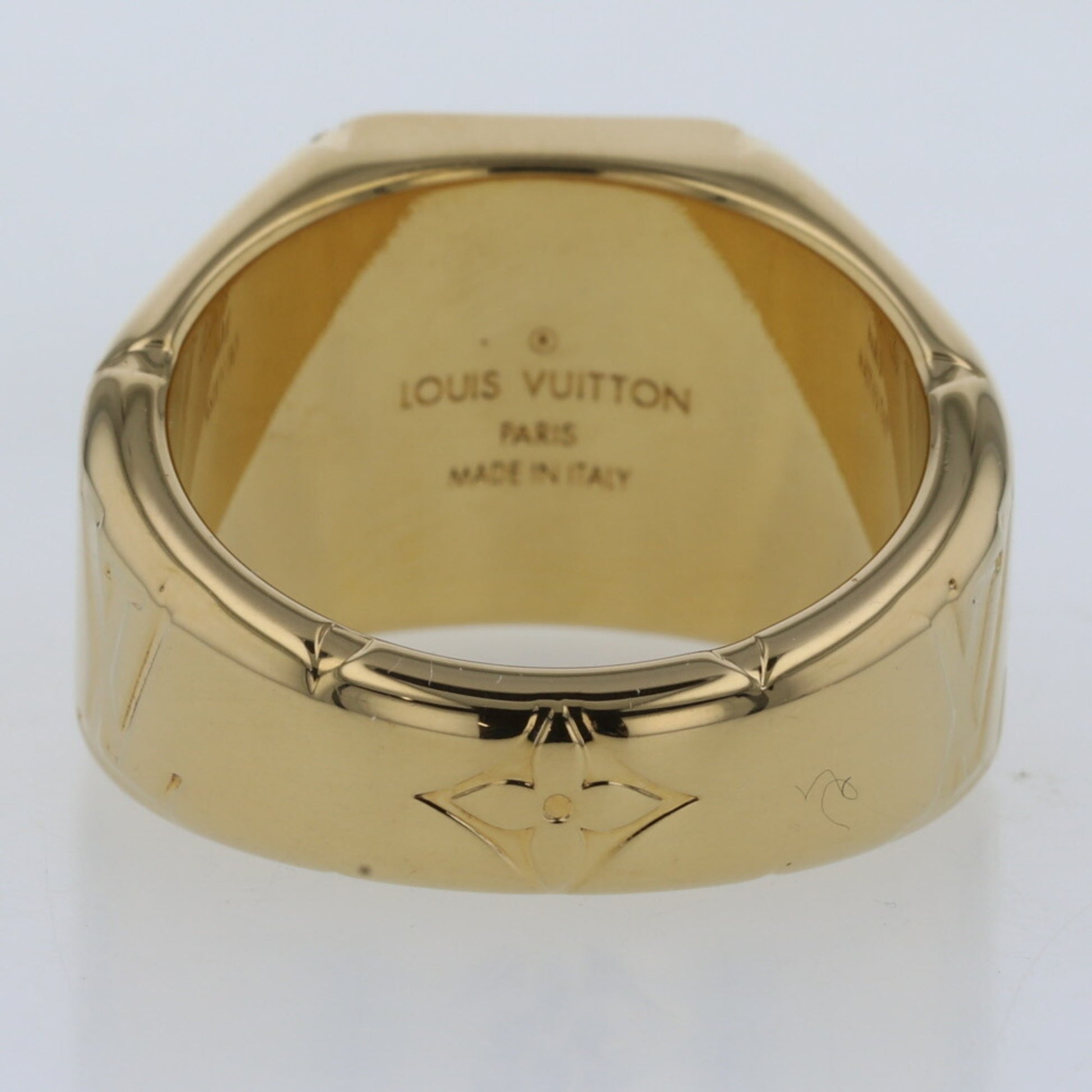 Shop Louis Vuitton Monogram Signet Ring (M80190) by SkyNS