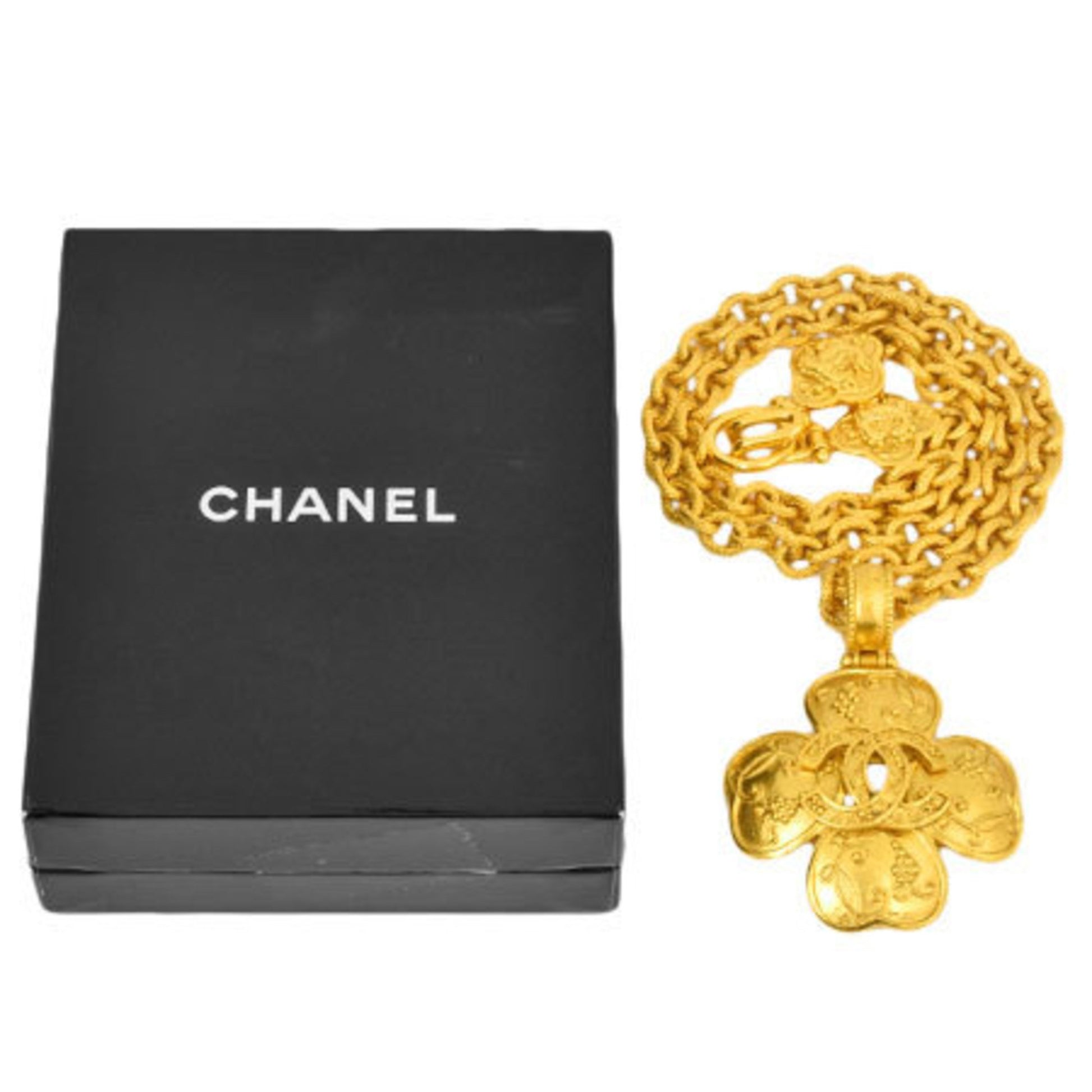 Chanel here mark clover necklace metal gold 96A