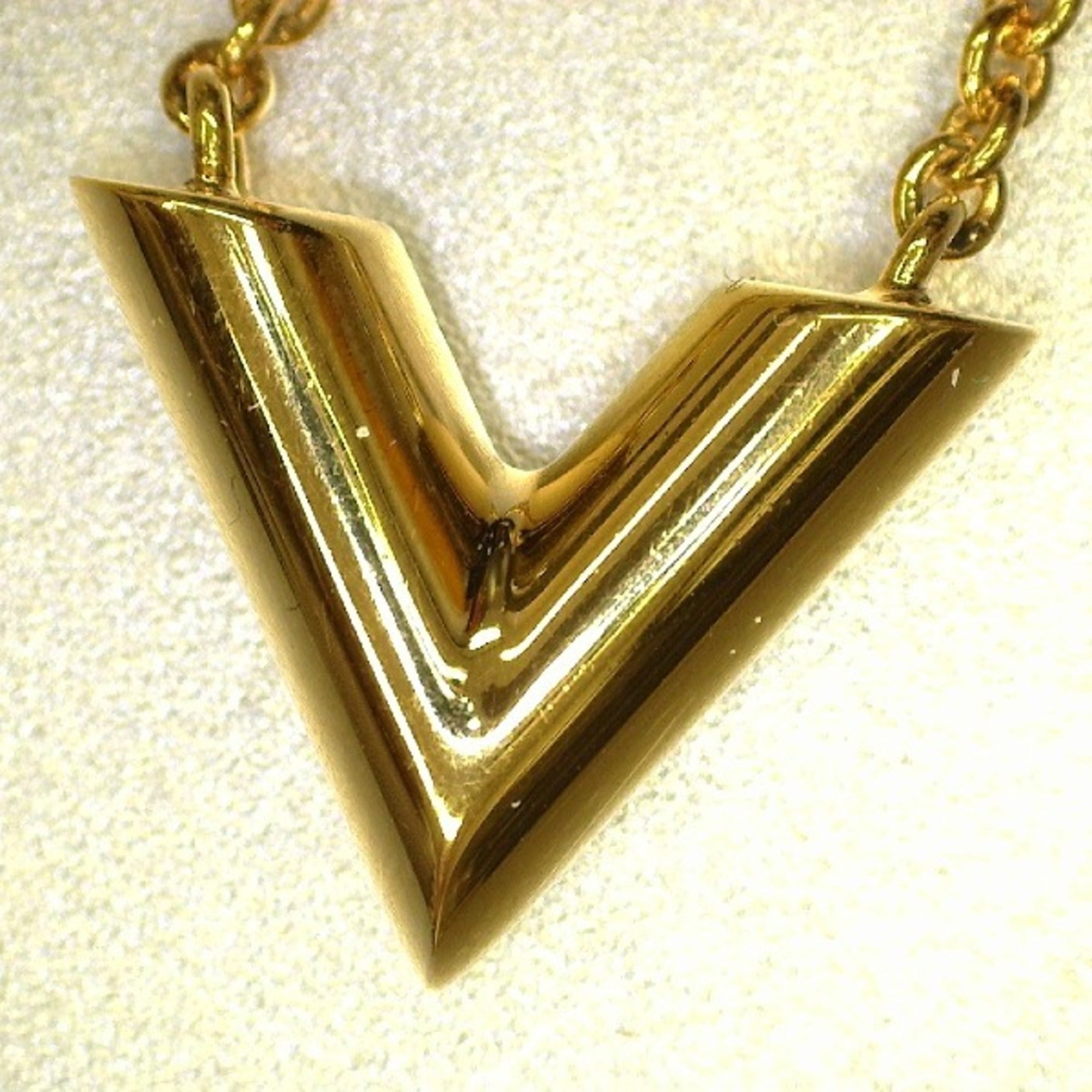 💯% Authentic Louis Vuitton Essential V Necklace ✨ | Shop necklaces,  Authentic louis vuitton, Vuitton