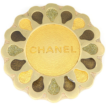 Chanel Brooch Gold Color 99A Engraved 1999 Model Classical Retro Women's Jewelry