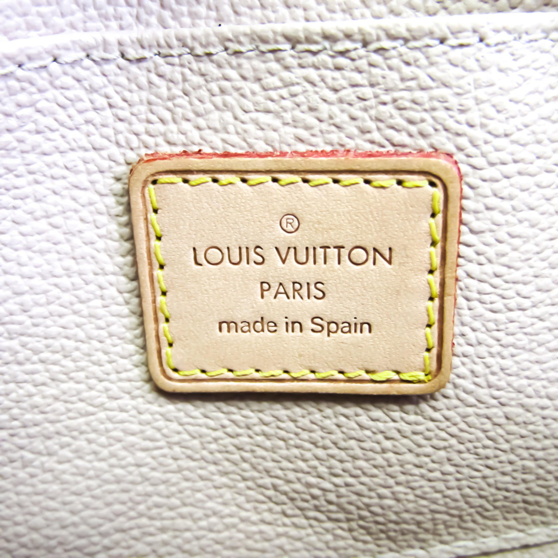 Shop Louis Vuitton MONOGRAM Cosmetic pouch (M47515) by momochani