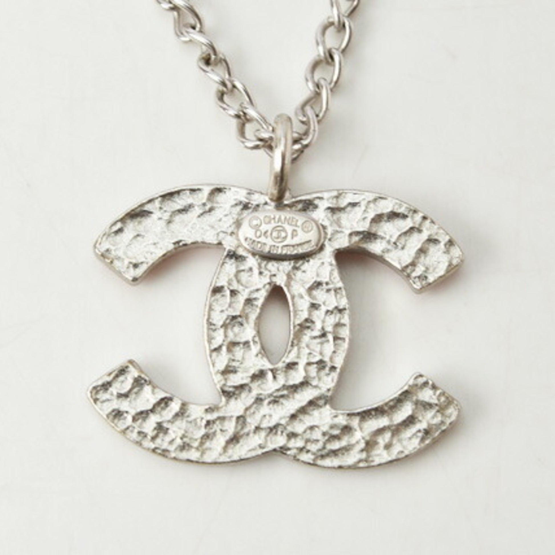 Chanel Necklace/Pendant Chanel Coco mark/CC Coral Orange/Silver