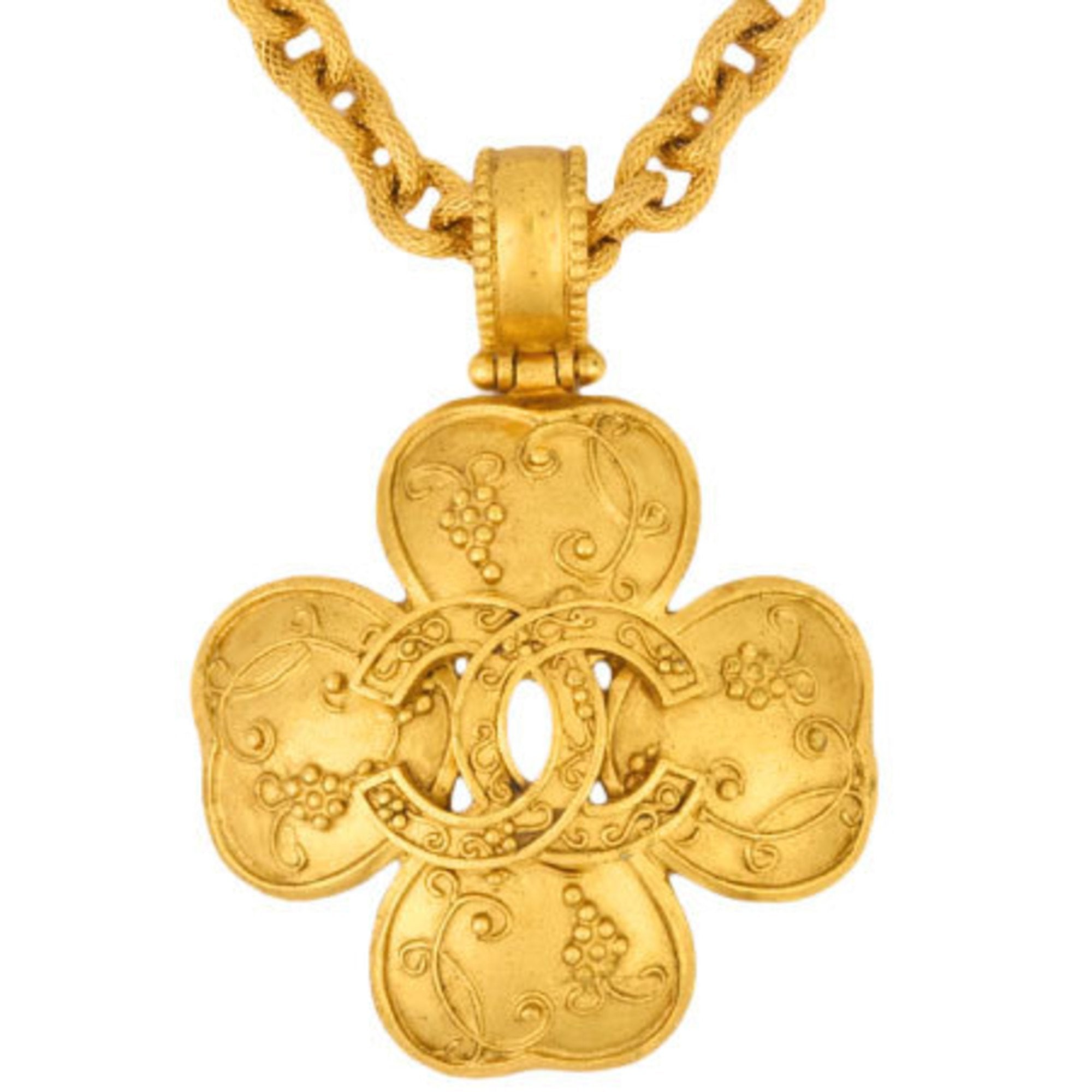 Vintage Chanel Gold Plated Interlocking CC Medallion Necklace – Madison  Avenue Couture