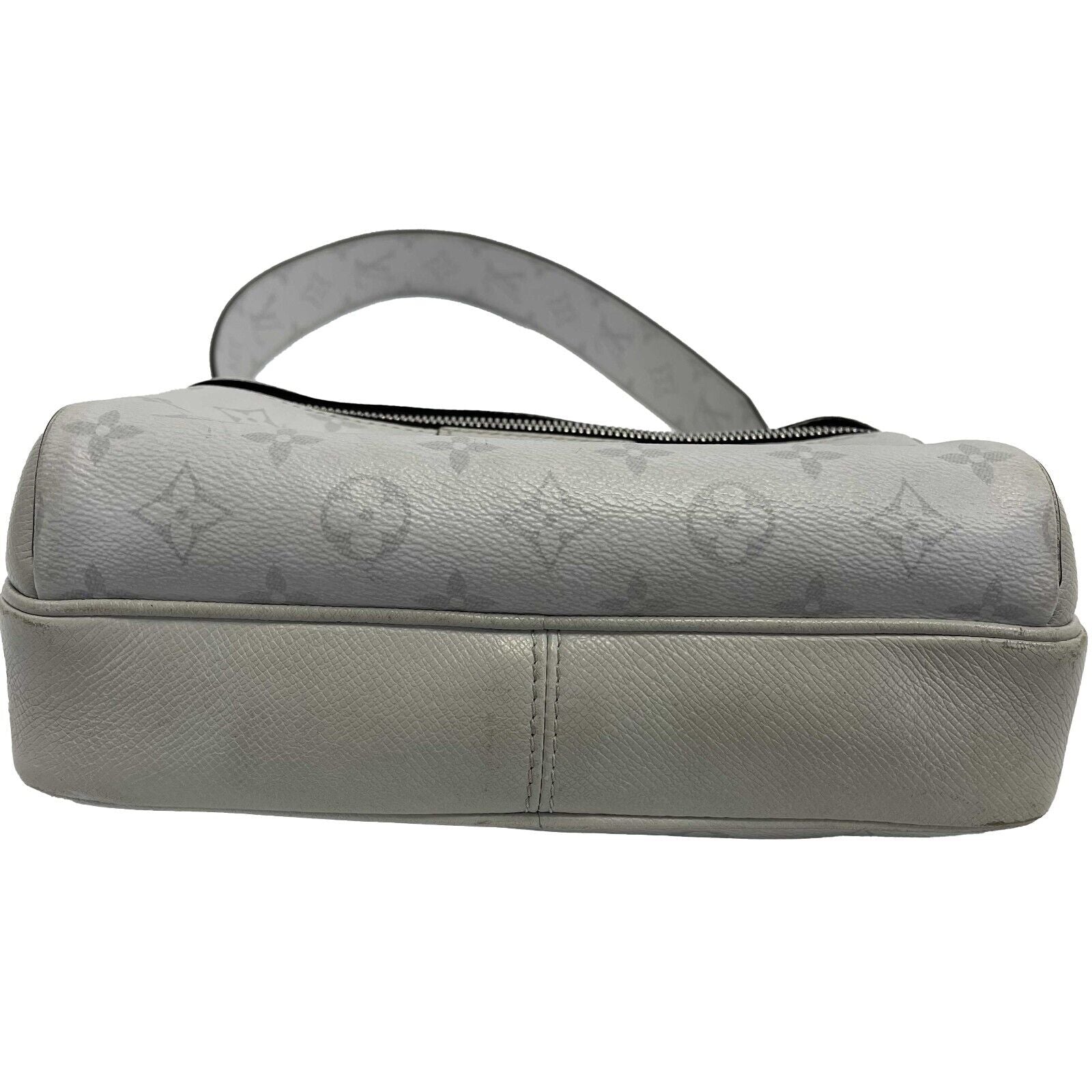 Louis Vuitton Taigarama Outdoor Messenger Bag Black Monogram *Pre