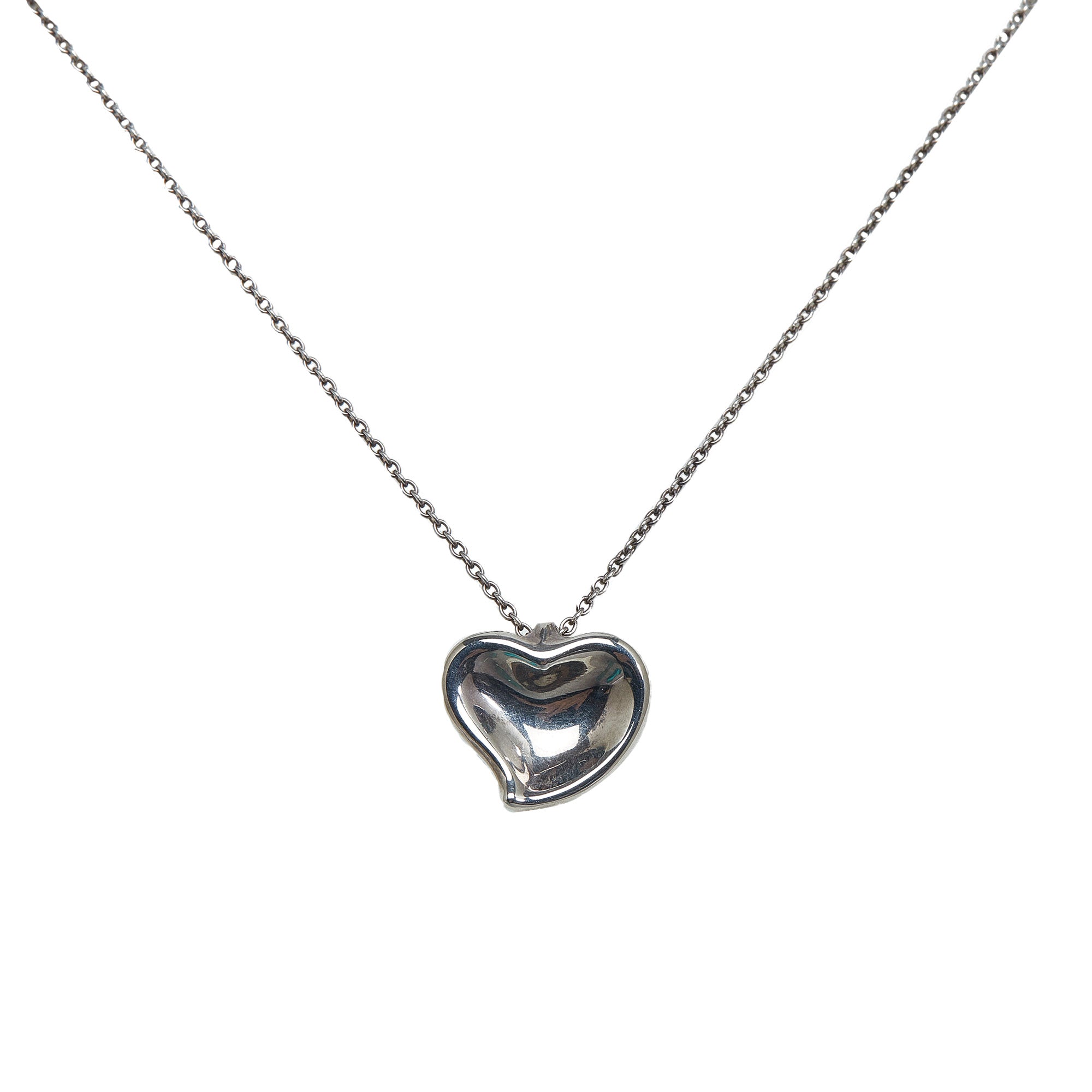 Tiffany & Co Black Ónix Heart on Mercari | Cute jewelry, Tiffany & co.,  Ring designs