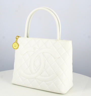 1997-1999 Chanel White Quilted Leather Medallion Bag