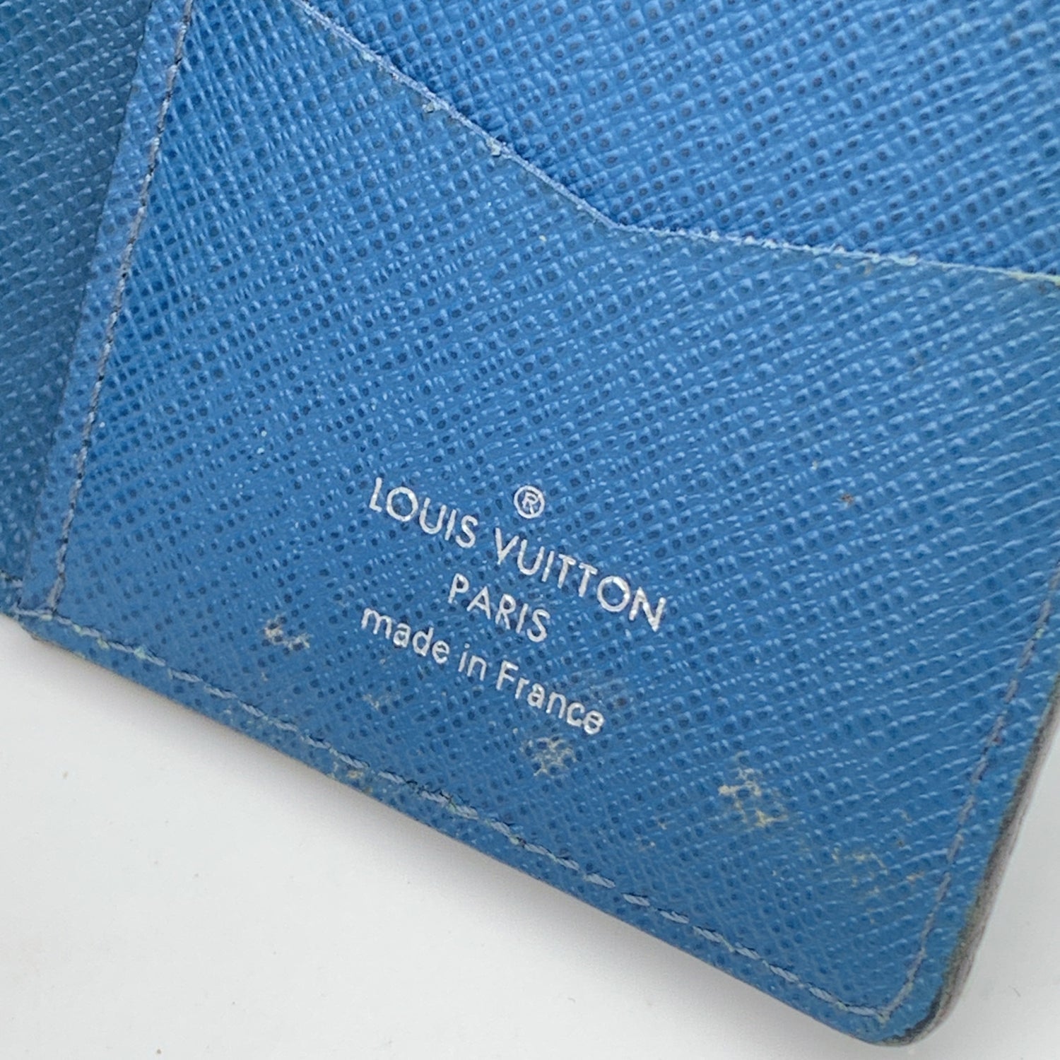 Louis Vuitton Blue Epi Leather Card Holder Pocket Organizer Wallet  ref.949663 - Joli Closet