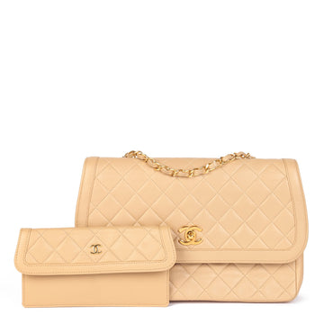 Chanel Beige Quilted Lambskin Vintage Medium Classic Single Flap Bag with Wallet Shoulder Bag