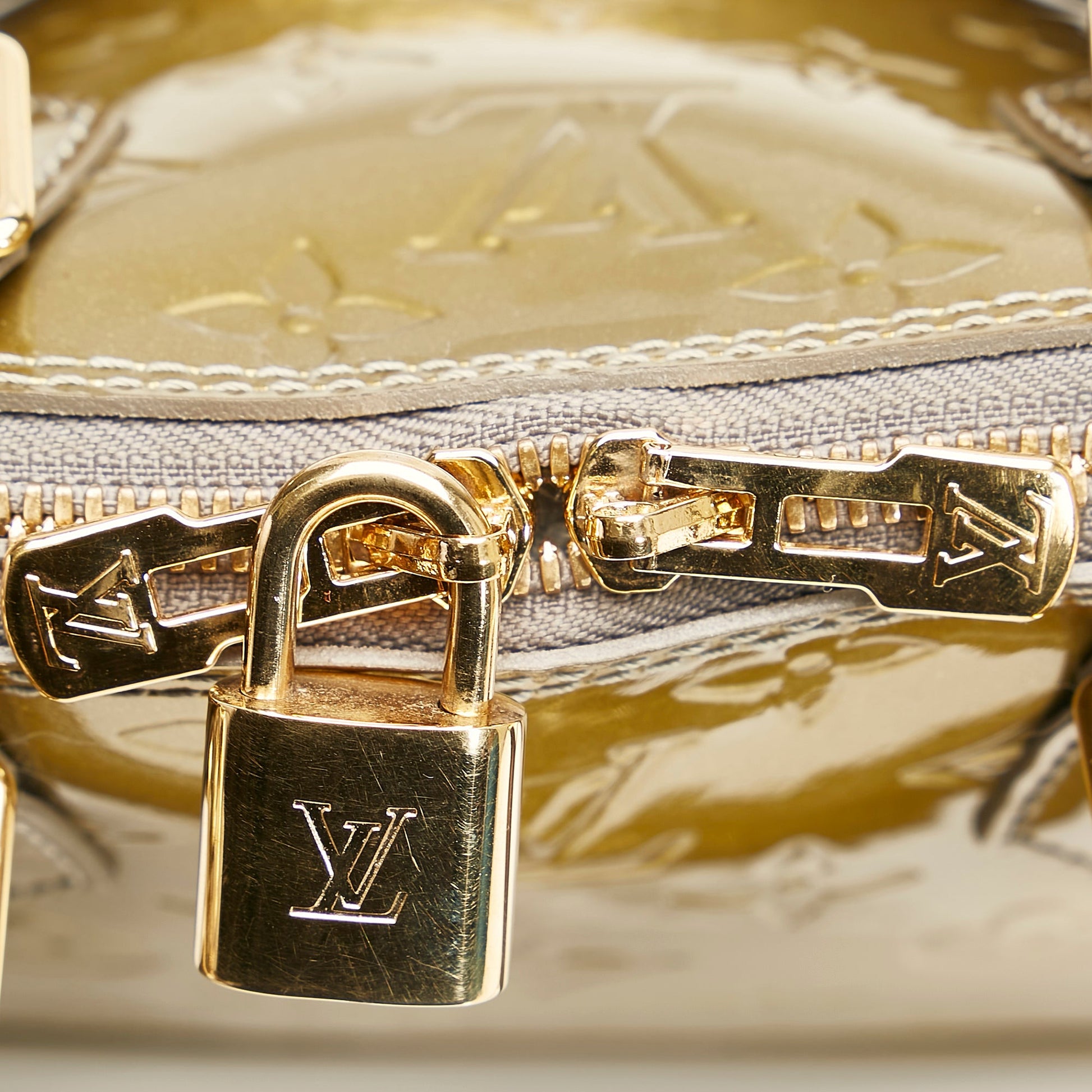 Gold Miroir keepall from 2006 by Marc Jacobs. Where can I find this? :  r/Louisvuitton