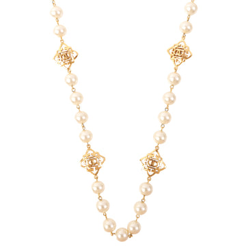 Chanel 1993 Made Diamond Cc Mark Design Cutout Pearl Long Necklace