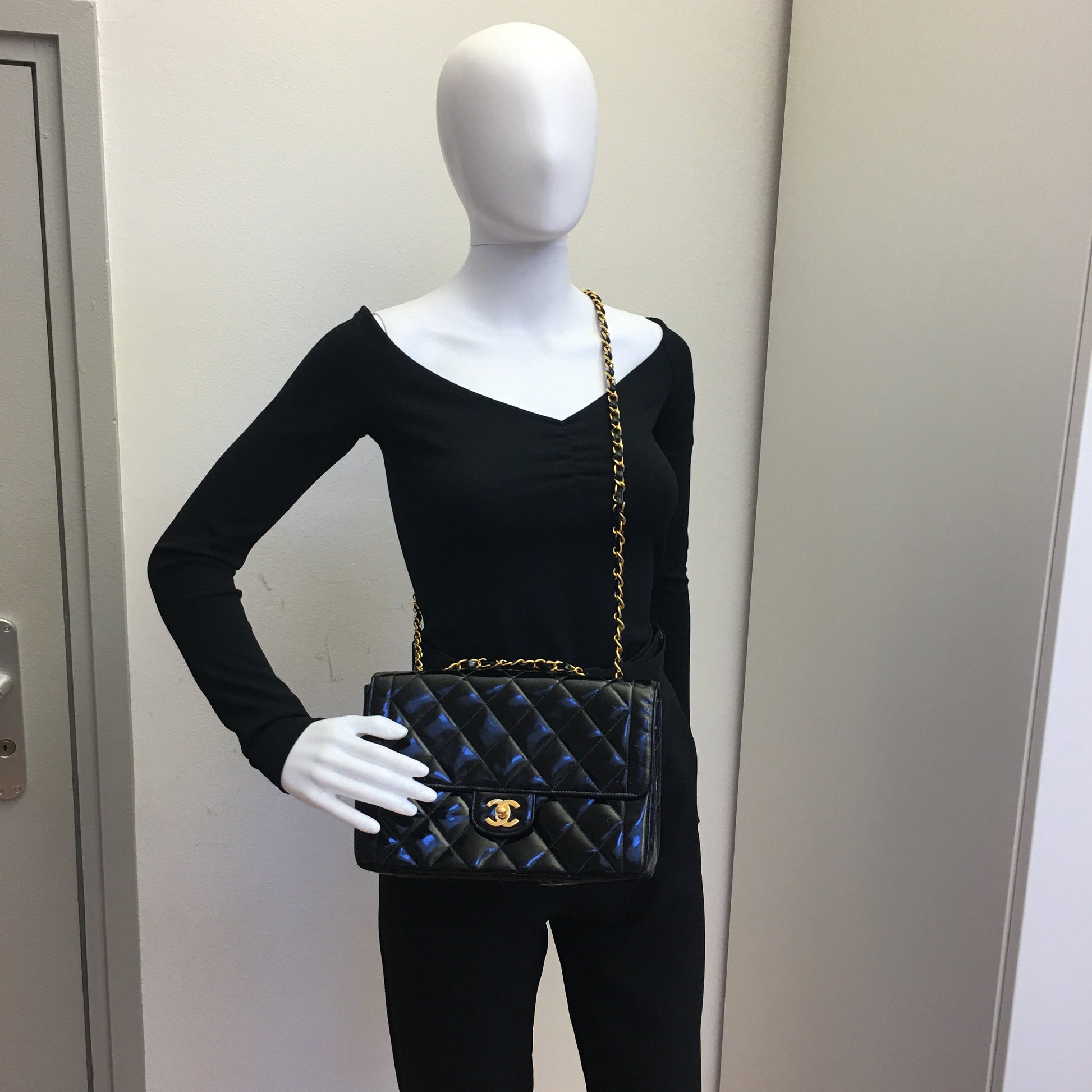 Timeless classique top handle silk crossbody bag Chanel Black in Silk -  27607521