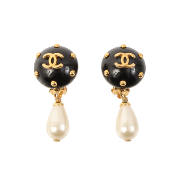 Chanel 1996 Made Cc Mark Pearl Swing Earrings Black