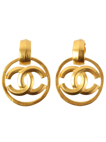 CHANEL 1996 Made Round Cut-Out Cc Mark Swing Earrings