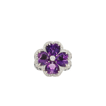 Four-leafs clover 18K white gold ring set with heart-shaped amethyst and round brilliant cut diamonds and sapphires