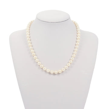 1 row necklace of white cultured pearls with 750 gold clasp