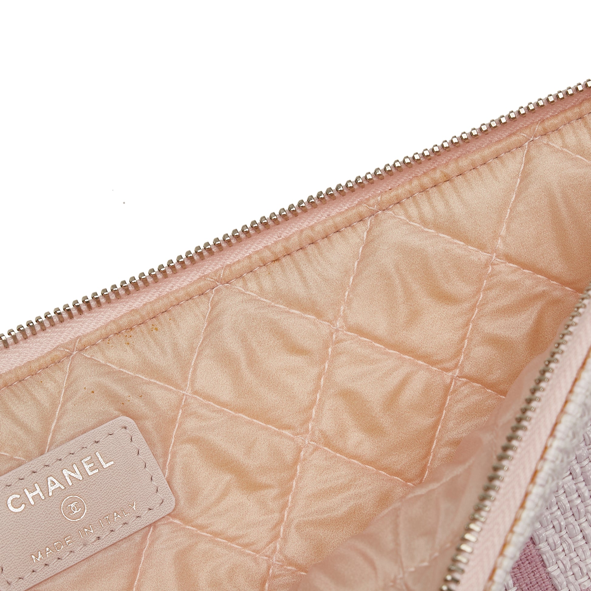 Chanel Deauville O-Case Raffia Clutch Bag (SHG-30795) – LuxeDH